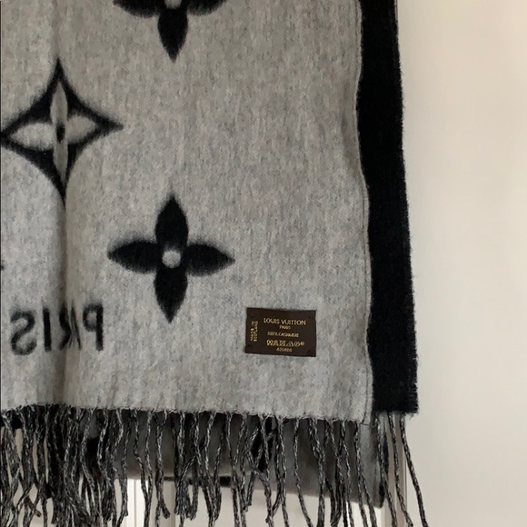 Authentic Louis Vuitton scarf - Picture 2 of 3